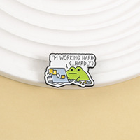 En gros, Pin's en émail personnalisé, motif grenouille de bureau amusante, badge métallique mignon style meme, broche pour ordinateur portable motif animal de dessin animé, bijou, pin's de revers personnalisé