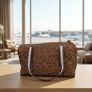 Bolsas de lona unisex ligeras de gran capacidad, ecológicas, multifuncionales, acolchadas de algodón, para fin de semana, con estampado de leopardo, para viaje. - Product Image 1
