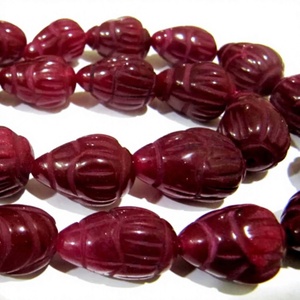 Perles teintées rubis sculptées à la main, taille 10x14mm à 14x20mm, forme goutte d'eau, percées sur une seule face, vendues par lot de 6 perles - Product Image 1