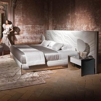 Modernes Hochwertiges Weiches Umweltfreundliches Wellenmuster-Polsterbett Luxuriöses Italienisches Leder Kingsize-Schlafzimmer-Plattformbett