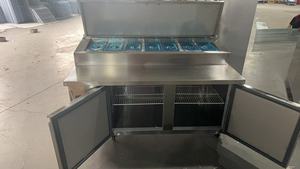 Station de préparation de <span class=keywords><strong>pizza</strong></span> en acier inoxydable commerciale et barre sandwich Table à salade à refroidissement direct avec réfrigérateur ouvert refroidi à l'air - Product Image 4