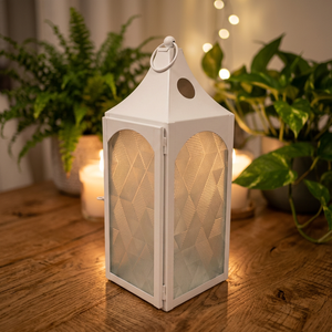Lanterne porte-bougie carrée en métal et verre, faite à la main, blanche, pour décorations de Noël, de maison et de patio - Product Image 2