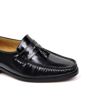 Zapatos formales de cuero de estilo británico, de corte bajo, sin cordones, de cuero vacuno vintage, hechos a mano. - Product Image 4