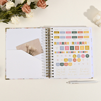 Agenda quotidien spirale A5 personnalisé avec logo doré, agenda chrétien de luxe avec fermeture élastique 2027