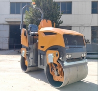 1 tonne 2 tonnes hydraulique Double tambour rouleau de route gaz/moteur diesel Ride-On vibratoire à vendre avec des composants de moteur de pompe à noyau