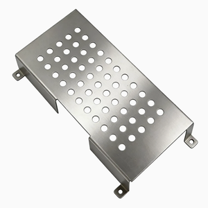 Fabrication sur mesure de pièces en tôle d'acier inoxydable découpées au laser, pliées par CNC, pour canaux de drainage et grilles d'aération - Product Image 6