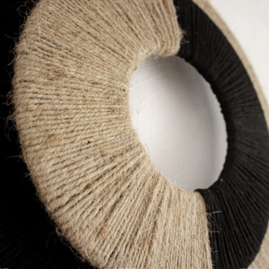 Décoration murale en corde minimaliste Wabi-Sabi avec pompon circulaire artisanal pour les intérieurs de maisons d'hôtes rétro - Product Image 2