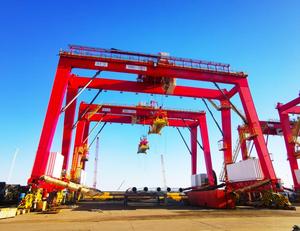 Grue portique à portique sur rail pour conteneurs, certifiée CE, pour quai et entrepôt, 45/60 tonnes, contrôlée par PLC, avec boîte de vitesses à roulements - Product Image 2