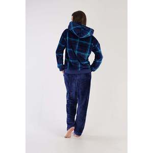 Ensemble de pyjama doux à capuche et manches longues pour femme avec poches kangourou et poignets, design épaules tombantes pour un confort optimal - Product Image 1