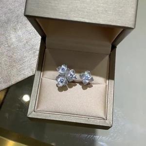 Bague en argent pur S925, nouveau style chinois, brodée en trois dimensions, avec un motif de fleur en boule brossée bleue, design unique pour femmes - Product Image 2