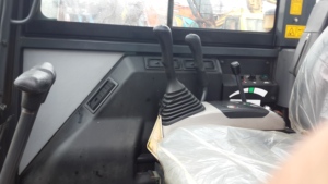Mini excavatrice utilisée KOMATSU PC56 en stock - Product Image 4