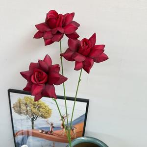 Flores Artificiales de Seda Plástica en Relieve de la Serie Roja, Decoración de Flores Artificiales para Hoteles, Arreglo de Peonías, Rosas e Hortensias para Bodas - Product Image 4