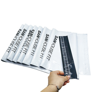 Sacs d'expédition postaux à logo argenté imprimés en gros avec intérieur à bulles - Product Image 3