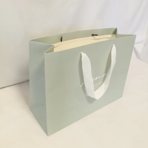 Borsa di Carta Personalizzata di Lusso per Shopping con Manico in Nastro e Logo Stampato per Cosmetici Regali Boutique e Accessori Artigianali - Product Image 6