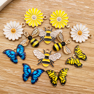 จี้รูปดอกเดซี่ โลหะผสมสังกะสี อุปกรณ์ทำเครื่องประดับ DIY งานฝีมือเคลือบน้ำมัน ประดับตกแต่ง ฤดูร้อน 2023 ผลิตที่เมืองอี้หวู่ - Product Image 4