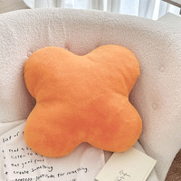 Nordique Ins Style couleur unie petite fourrure de lapin trèfle à quatre feuilles jeter oreiller Simple décoration de la maison épaissie en peluche canapé coussin