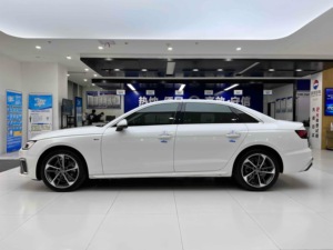 <span class=keywords><strong>Audi</strong></span> A4L 40 TFSI Sportline 2020, Edizione Stile Sportivo, Auto di Lusso Usata, Guida a Sinistra, Turbo, Interni in Pelle Scura - Product Image 4