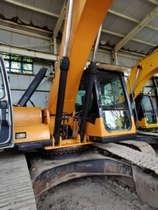Excavatrice d'occasion SANY SY215C de 21,5 tonnes, bras renforcé, chenilles, pour travaux de terrassement, exploitation minière et carrière. - Product Image 3