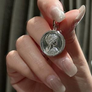 Colgante de Retrato de Plata Pura S925, Elegante, Estilo Antiguo Vintage, Ligeramente Incrustado con Circonita, Oro como Material Principal - Product Image 2