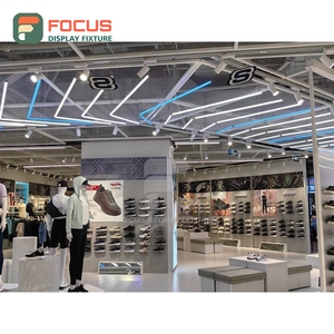 Étagères murales en acier inoxydable pour magasin de créateurs modernes, solution tout-en-un pour magasin de mode - Product Image 3