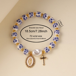 Pulsera Artesanal de Cerámica Azul con Cuentas, Dije de Cruz de la Virgen María, Imitación de Perla, Joyería Católica Chapada en Oro de 18K, Regalo Cristiano - Product Image 5