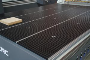 Fresadora CNC Grande para Madera 2000X7000mm A6-2070-L12-D con Cabezal Angular, Husillo Horizontal y Sierra de Giro para Muebles de Panel - Product Image 4