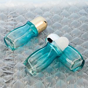 Rỗng <span class=keywords><strong>Roll</strong></span>-<span class=keywords><strong>On</strong></span> chất chống mồ hôi nước hoa mỹ phẩm tinh dầu Lăn chai màu đen 30ml <span class=keywords><strong>50ml</strong></span> Kính khử mùi cuộn trên chai - Product Image 3