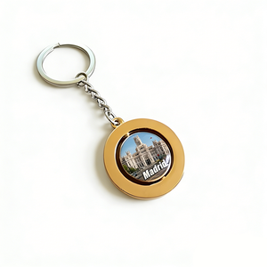 Llaveros de recuerdo de lujo de <span class=keywords><strong>Madrid</strong></span>, España, con cubierta de cúpula y arte vibrante de músico callejero. Disponibles para pedidos al por mayor. - Product Image 6