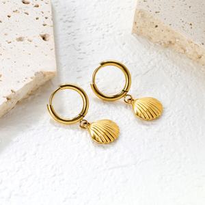 Pendientes de Aro Colgantes de Concha Marina de Acero Inoxidable con Baño de Oro PVD de 18K, Impermeables, de Moda para Verano y Playa, para Mujer - Product Image 3
