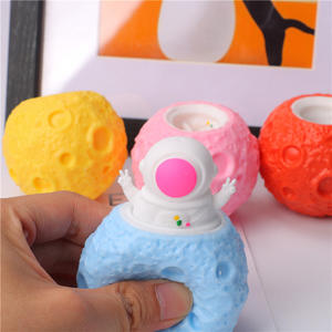 Venta al por mayor OEM ASTM EN71 certificado TPR Fidget ardilla queso astronauta taza chico Squeeze juguetes niñas y niños diseño - Product Image 5