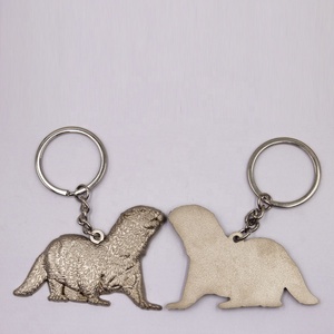 <span class=keywords><strong>Porte</strong></span>-clés en alliage de zinc écologique de conception animée en 3D en forme de <span class=keywords><strong>loutre</strong></span> de rivière, de castor et de <span class=keywords><strong>loutre</strong></span>, pour souvenirs de zoo, fabriqué aux États-Unis, en Amérique du Nord - Product Image 2