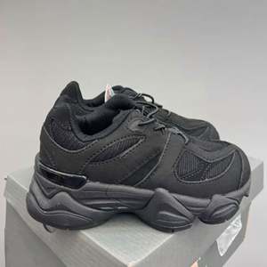 Zapatillas Deportivas para Niños Top Designer 530 - Zapatillas con Suela Gruesa para Niños, Tallas 26-37 - Product Image 1