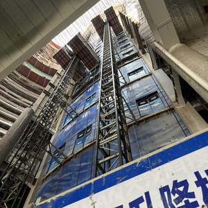 Dahan Full <span class=keywords><strong>Series</strong></span> Sc200/200 Intelligent Double-cage <span class=keywords><strong>Hoist</strong></span> 2000KG <span class=keywords><strong>Elevator</strong></span> Konstruksi Listrik dengan Ketinggian Maksimum 300m untuk Dijual - Product Image 4