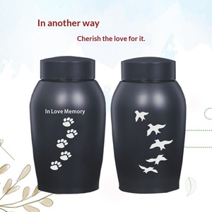 Kişiselleştirilebilir Modern Dikdörtgen Evcil Hayvan Urn'u Pati Şeklinde Anıt Evcil Hayvan Kremasyon Urnları Köpekler Kediler Külleri İçin Oymalı Metal Paslanmaz Çelik Hatıra - Product Image 1
