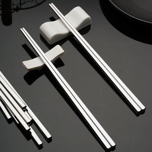 Baguettes coréennes en acier inoxydable en gros, baguettes carrées réutilisables pour le sushi, la cuisine, les restaurants et les hôtels - Product Image 4