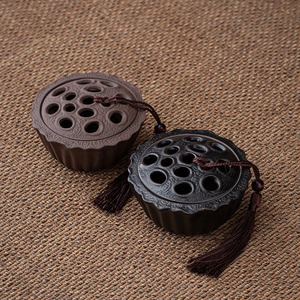 MSH Black Ceramic Lotus Pod Quemador de incienso hueco Agarwood Quemador de incienso para oficina - Product Image 1