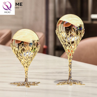 Ornements en métal modernes de style de luxe léger boule de cristal européenne décoration de salon décoration créative pour la maison