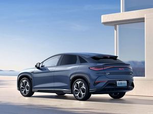 2025 Byd Seal Pure Electric de BYD Seal 4WD Performance Hecho en China Coches con volante a la izquierda BYD Sea Lion 07 - Product Image 4