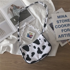 2020 nouveau design <span class=keywords><strong>blanc</strong></span> <span class=keywords><strong>et</strong></span> <span class=keywords><strong>noir</strong></span> vache imprimer petit aisselle épaule bandoulière sacs à main pour les femmes - Product Image 2