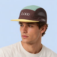 Casquette en maille 5 panneaux avec logo personnalisé, color block, respirante, légère, en nylon, séchage rapide, pour le running et les activités de plein air