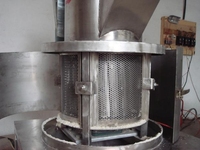 Machine industrielle de fabrication de miettes de pain