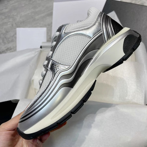 Chaussures de sport décontractées 2025 pour hommes et femmes, en cuir véritable, à lacets, rehaussantes, couleur argentée - Product Image 5