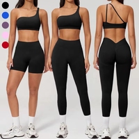 Ensemble de sport sans couture uni pour femme, haut épaules dénudées et short de yoga froncé aux fesses, 2 pièces