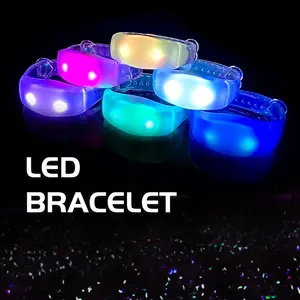 Vip LED vòng đeo tay ánh sáng di chuyển với âm nhạc có thể điều chỉnh LED nhấp nháy ban nhạc cổ tay LED ánh sáng điều khiển từ xa LED Vòng đeo tay