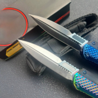 Nouveau couteau pliant multifonctionnel portable pour le camping et la chasse, avec lame D2 tranchante et manche en alliage de zinc à motif micro-écailles de serpent