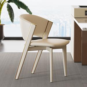 Chaise de salle à manger minimaliste italienne moderne avec dossier rembourré haut de gamme CC pour salle à manger, usage adulte - Product Image 5