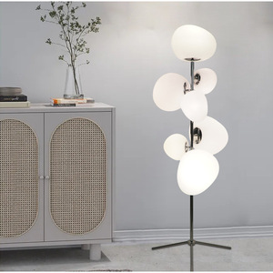 Lámpara de Pie LED de Siete Cabezas, Cuerpo de Hierro Creativo con Luz Ambiental Acrílica para Sala de Estar, Sofá y Iluminación Decorativa Junto a la Cama - Product Image 3