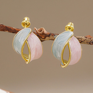 Orecchini a Perno dal Design Fresco per Donne, Accessori Minimalisti per Uso Quotidiano - Product Image 2