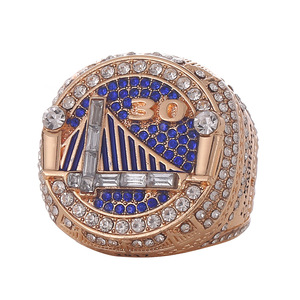 Anillo de Aleación Chapado en Oro con Cristales y Piedras Preciosas, Diseño de los <span class=keywords><strong>Warriors</strong></span> <span class=keywords><strong>Golden</strong></span> Basketball MVP Championship <span class=keywords><strong>State</strong></span> Gold, Gran Venta - Product Image 5