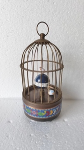 Horloge de cage à oiseaux en laiton avec automaton en forme d'oiseau - Product Image 4